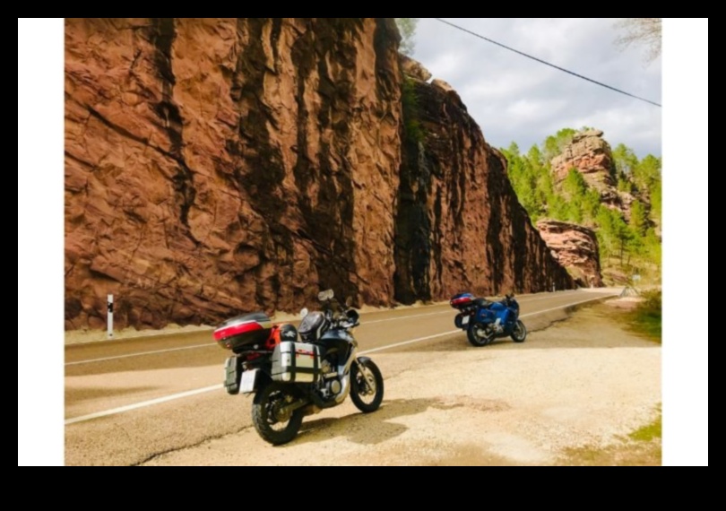 Κυνηγώντας τον Ορίζοντα: Αναβάτες μοτοσικλετών σε ταξίδια μεταξύ χωρών