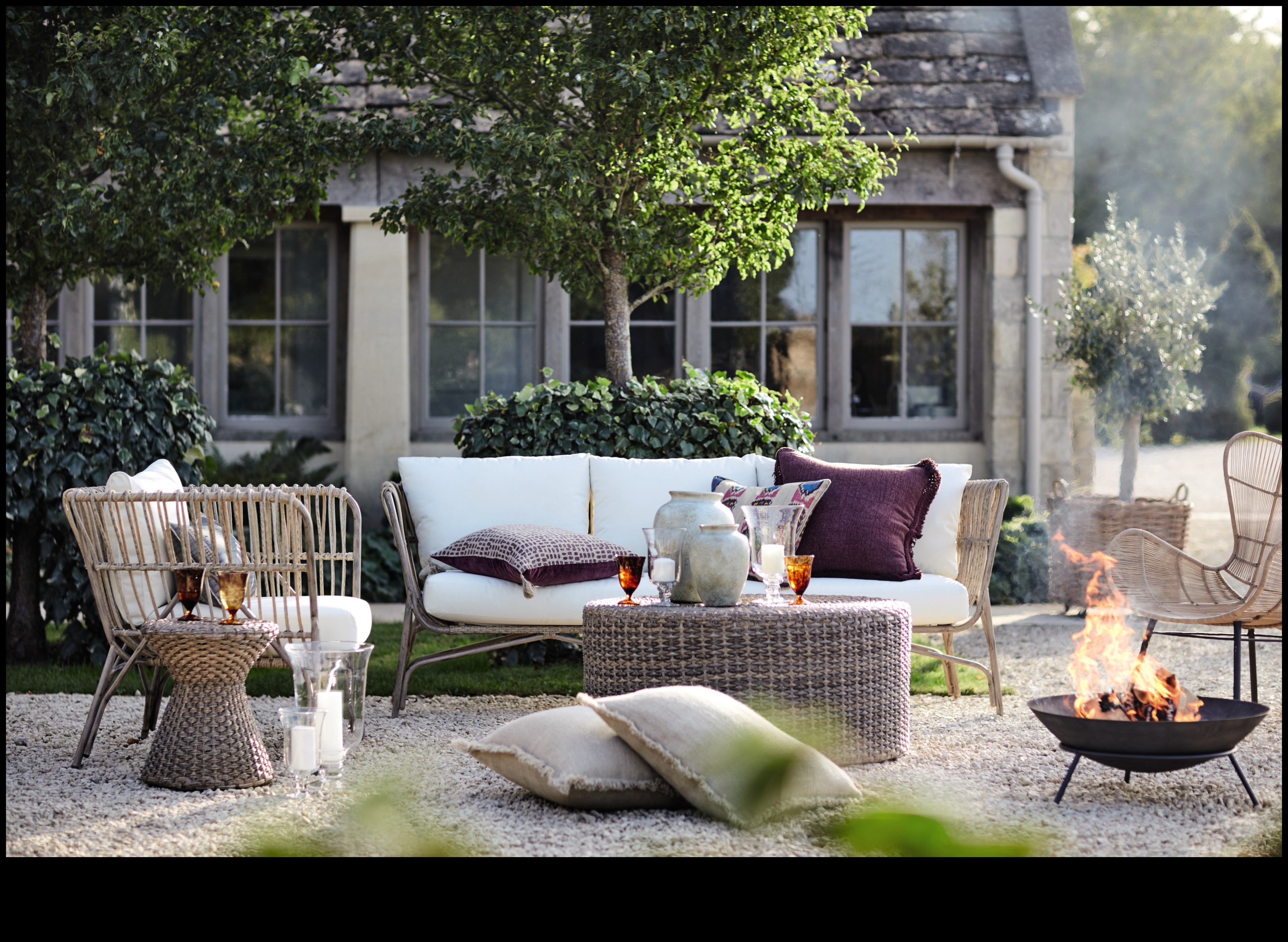 Sculpted Comfort: Αποκαλύπτοντας τη γοητεία των υπαίθριων καθισμάτων