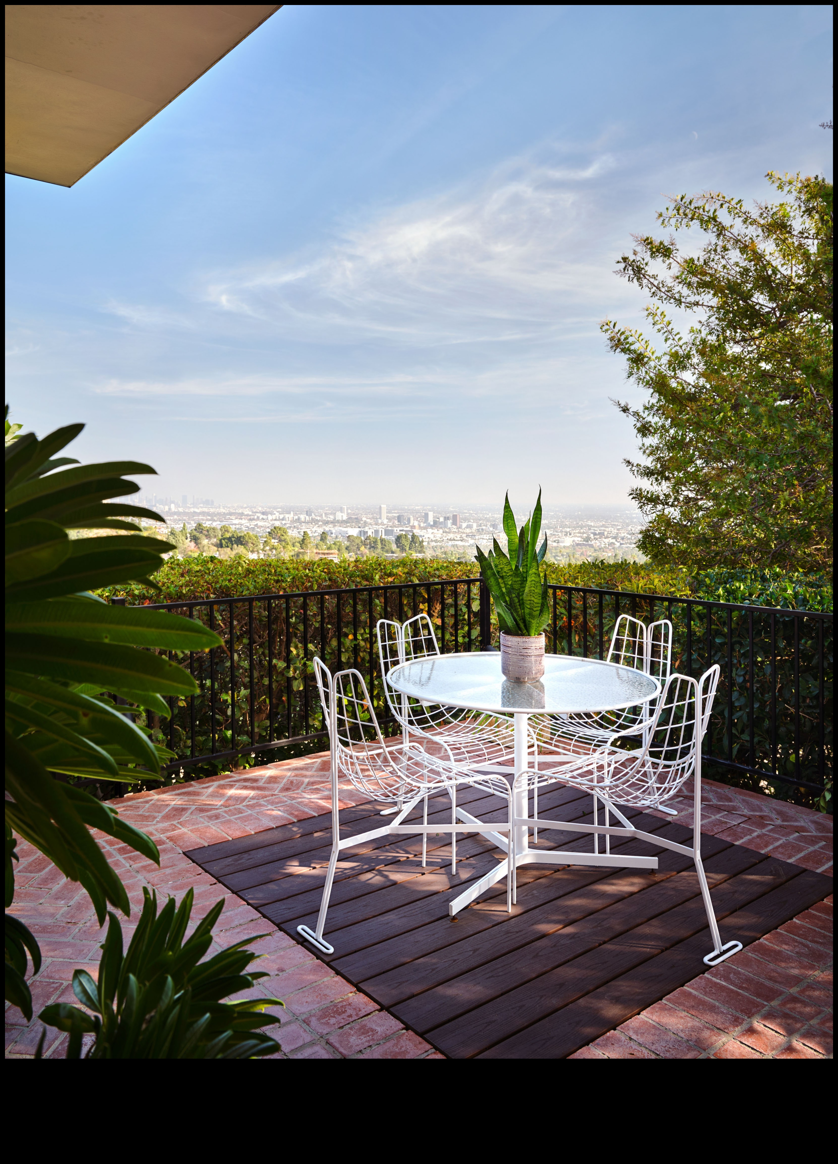 Sculpted Comfort: Αποκαλύπτοντας τη γοητεία των υπαίθριων καθισμάτων