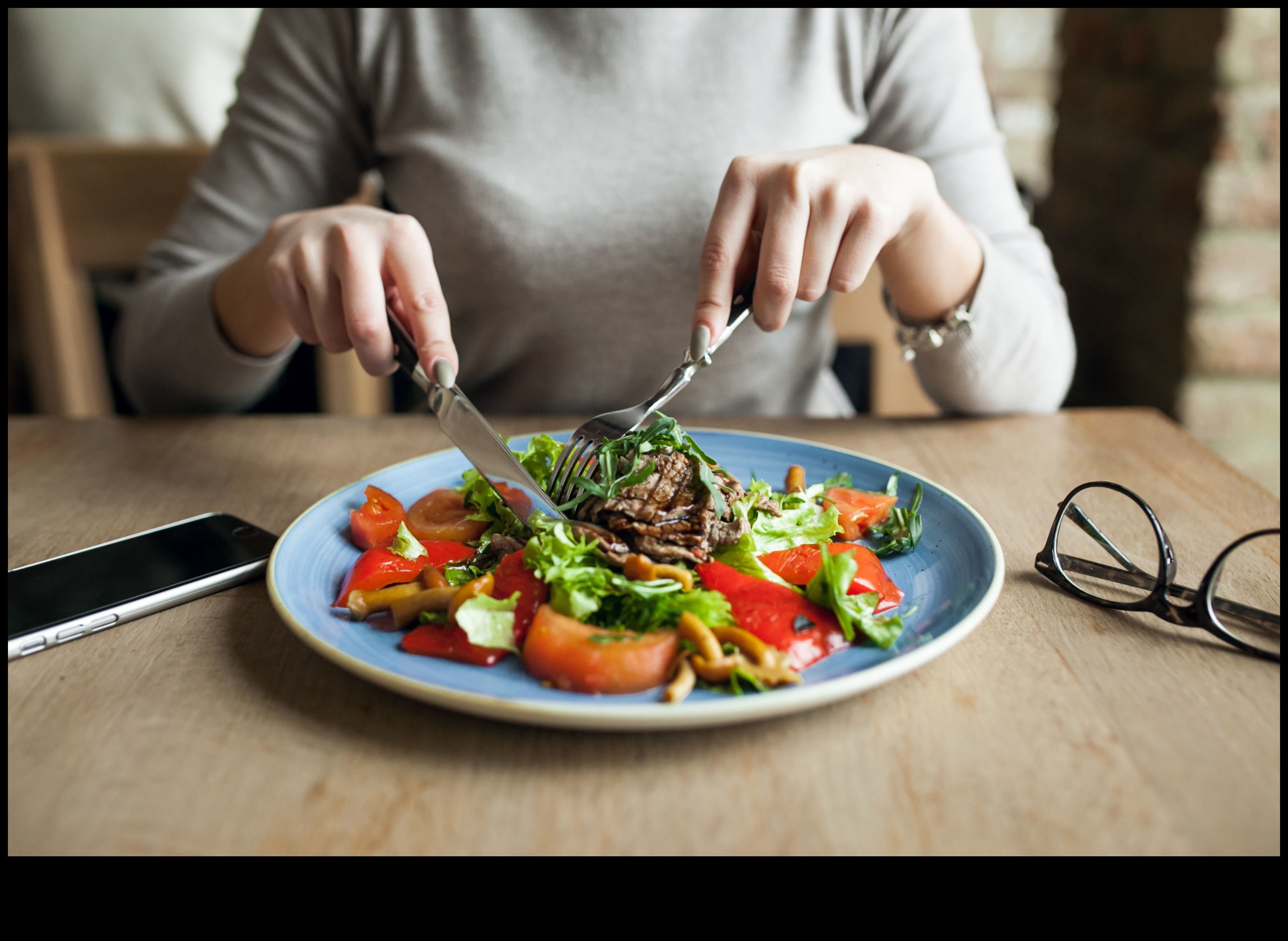 Τρώγοντας με πρόθεση: Προσεγμένη Διατροφή για Ισορροπημένη Ζωή
