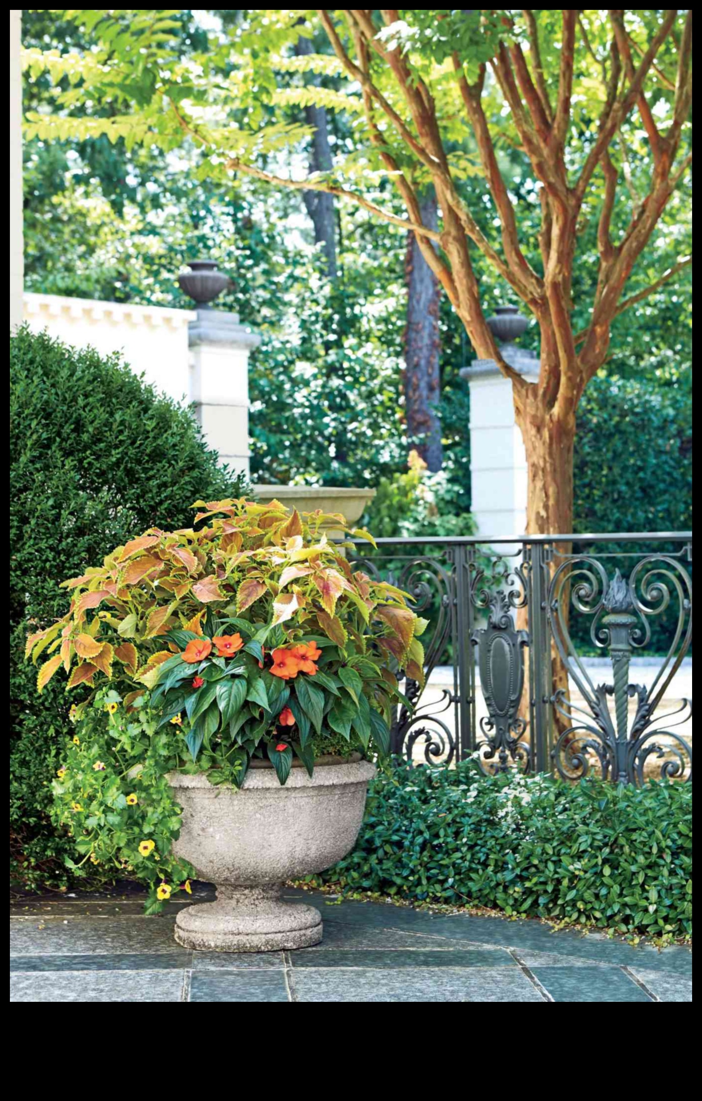 Artistry in Bloom: Ανυψώστε τον κήπο σας με μοναδικές δημιουργίες