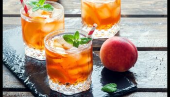 Δροσερό και πολύχρωμο: Απολαύστε το δροσιστικό παγωμένο τσάι με γεύση