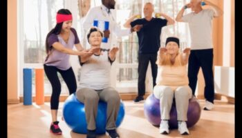 Ενίσχυση κοινωνικών δεσμών: Πώς η ομαδική άσκηση προωθεί την κοινότητα