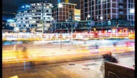 Cityscape Silence: Η ήρεμη παρουσία των ηλεκτρικών αυτοκινήτων