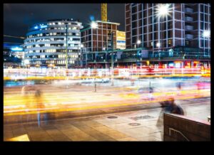 Cityscape Silence: Η ήρεμη παρουσία των ηλεκτρικών αυτοκινήτων